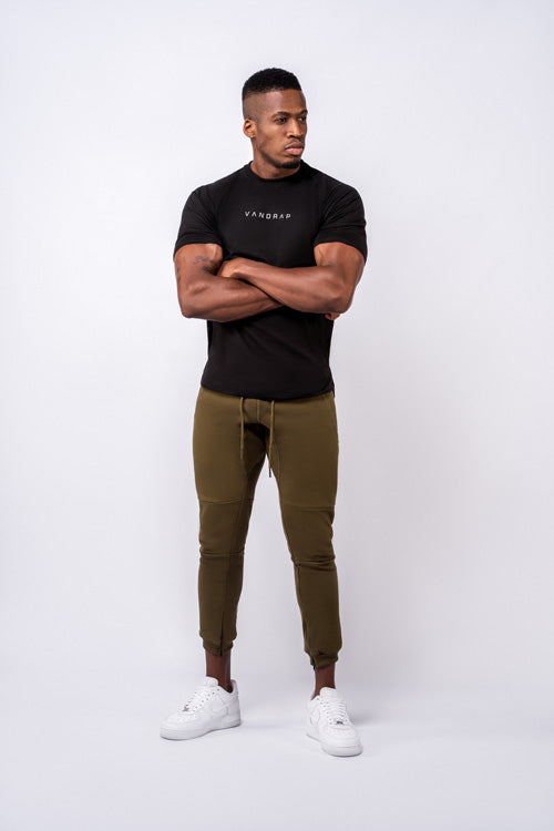 Vandrap-Side-Pocket-Jogginghose-Dunkel-Gruen-Raglan-Shirt-Schwarz-Outfit